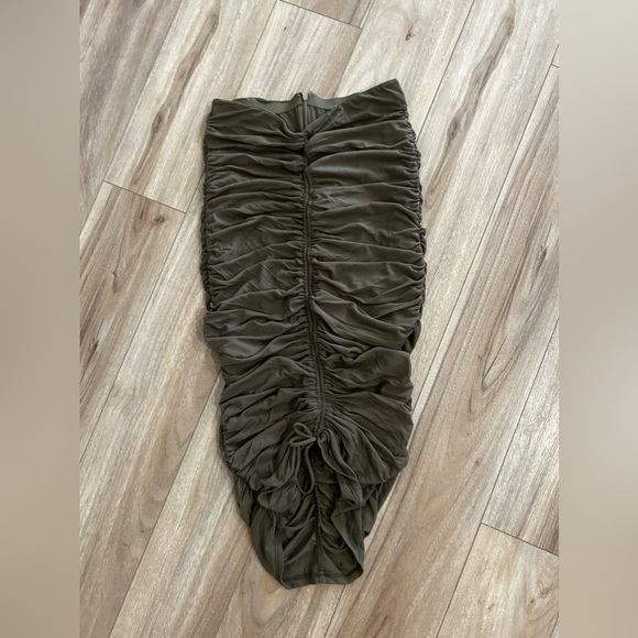 High waisted ruched knee length skirt - Picture 1 of 1